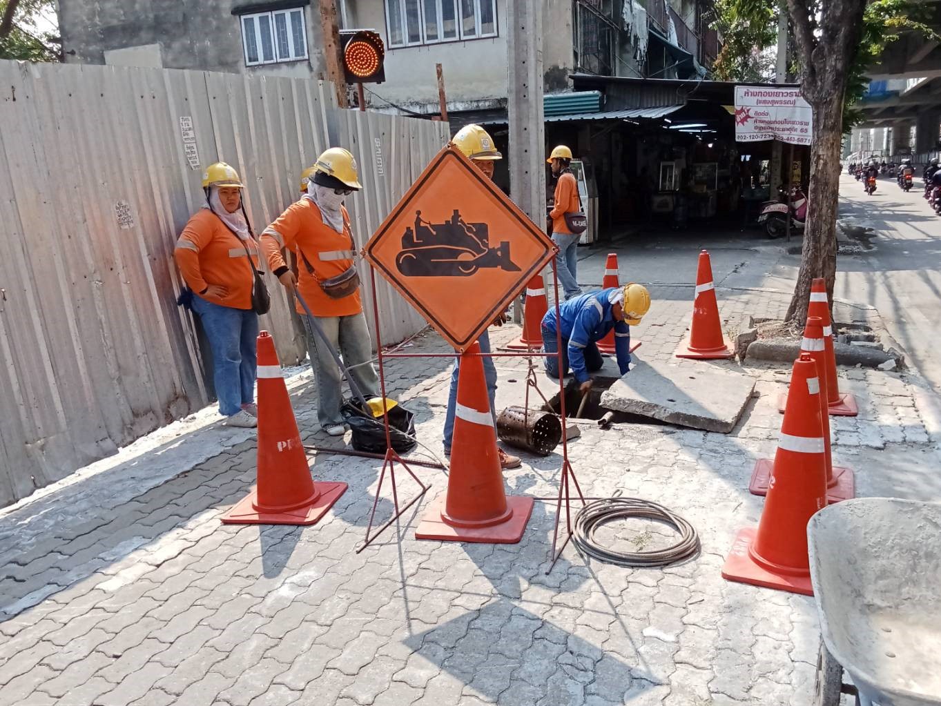 งานลอกท่อเพื่อเสริมประสิทธิภาพการระบายน้ำ